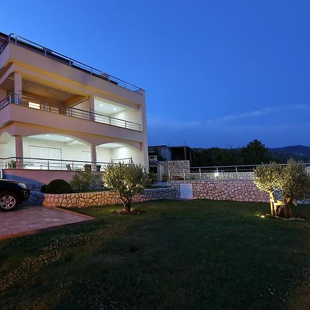 Apartments Villa Residenca Novi Vinodolski Værelse billede