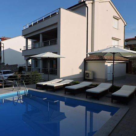 Apartments Villa Residenca Novi Vinodolski Eksteriør billede