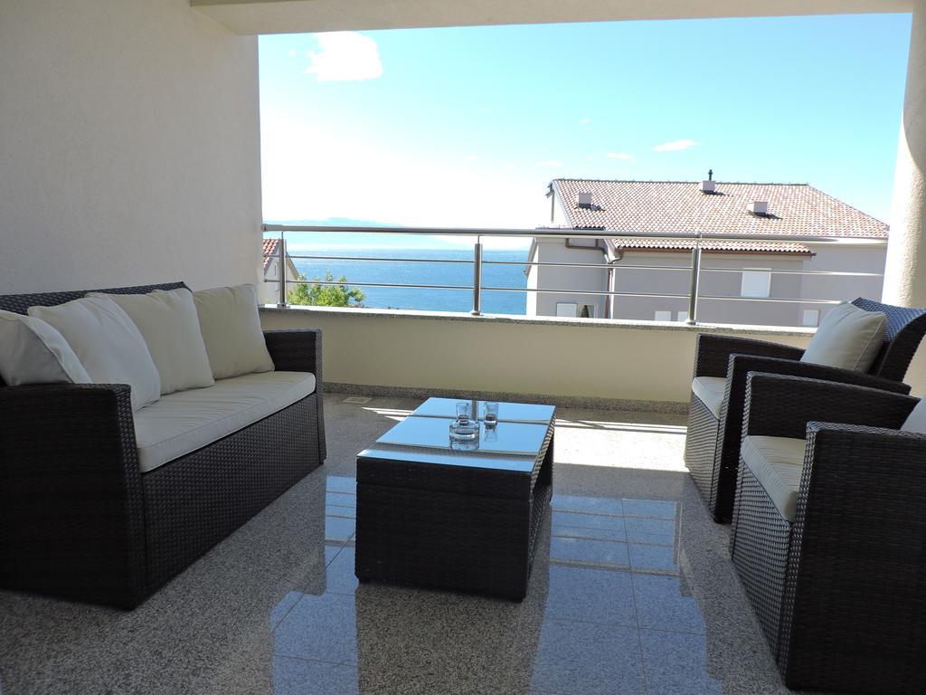 Apartments Villa Residenca Novi Vinodolski Eksteriør billede