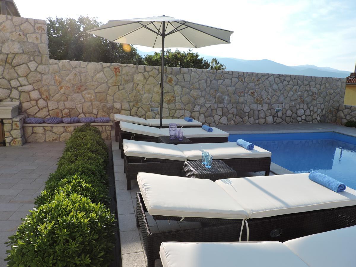 Apartments Villa Residenca Novi Vinodolski Eksteriør billede