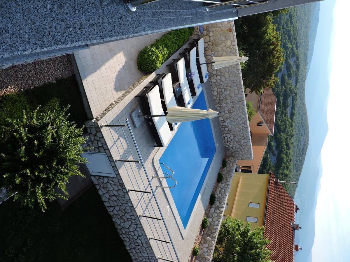Apartments Villa Residenca Novi Vinodolski Eksteriør billede