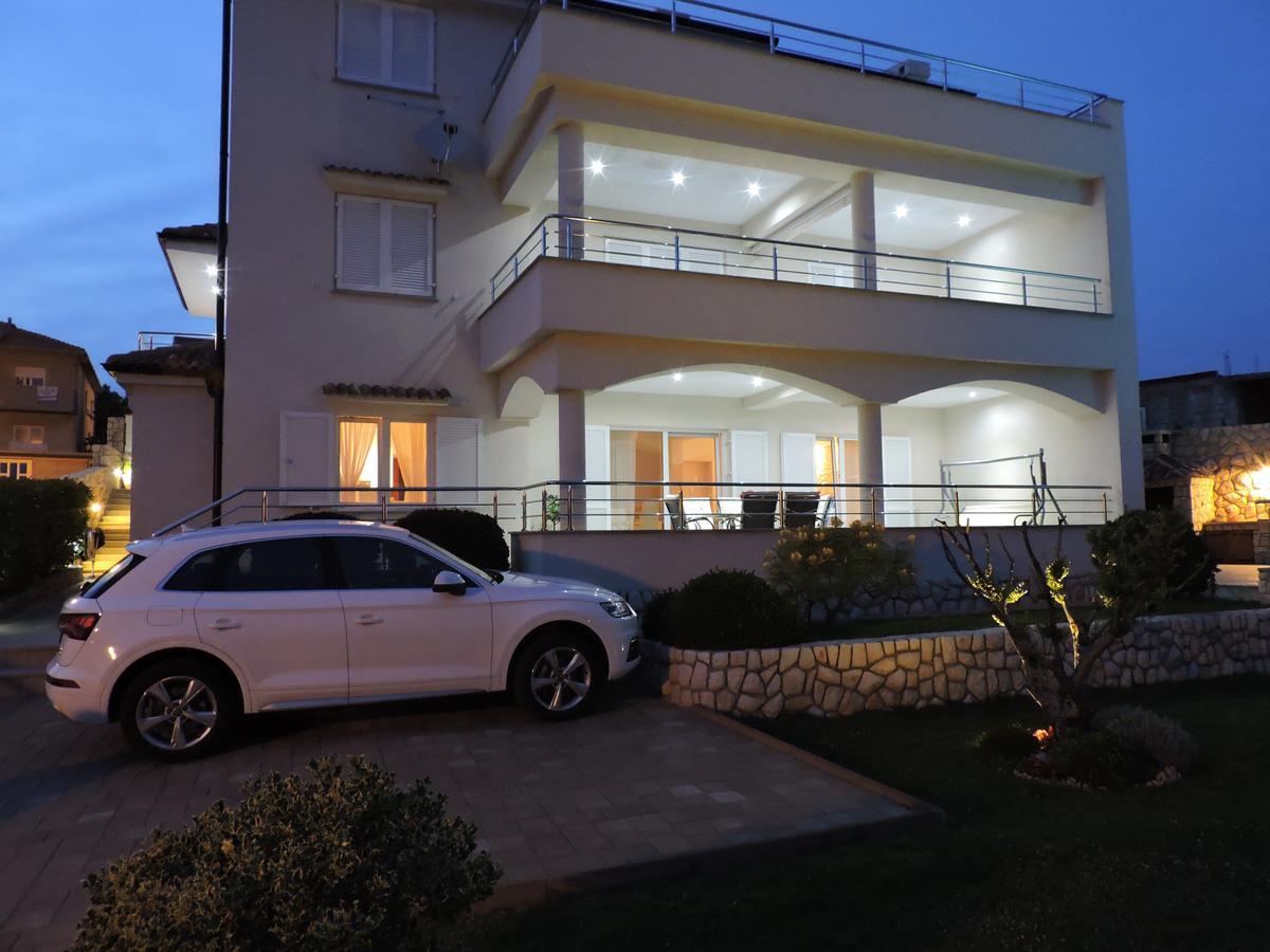 Apartments Villa Residenca Novi Vinodolski Eksteriør billede