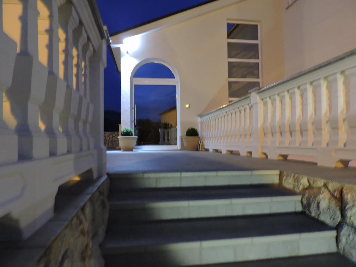 Apartments Villa Residenca Novi Vinodolski Eksteriør billede
